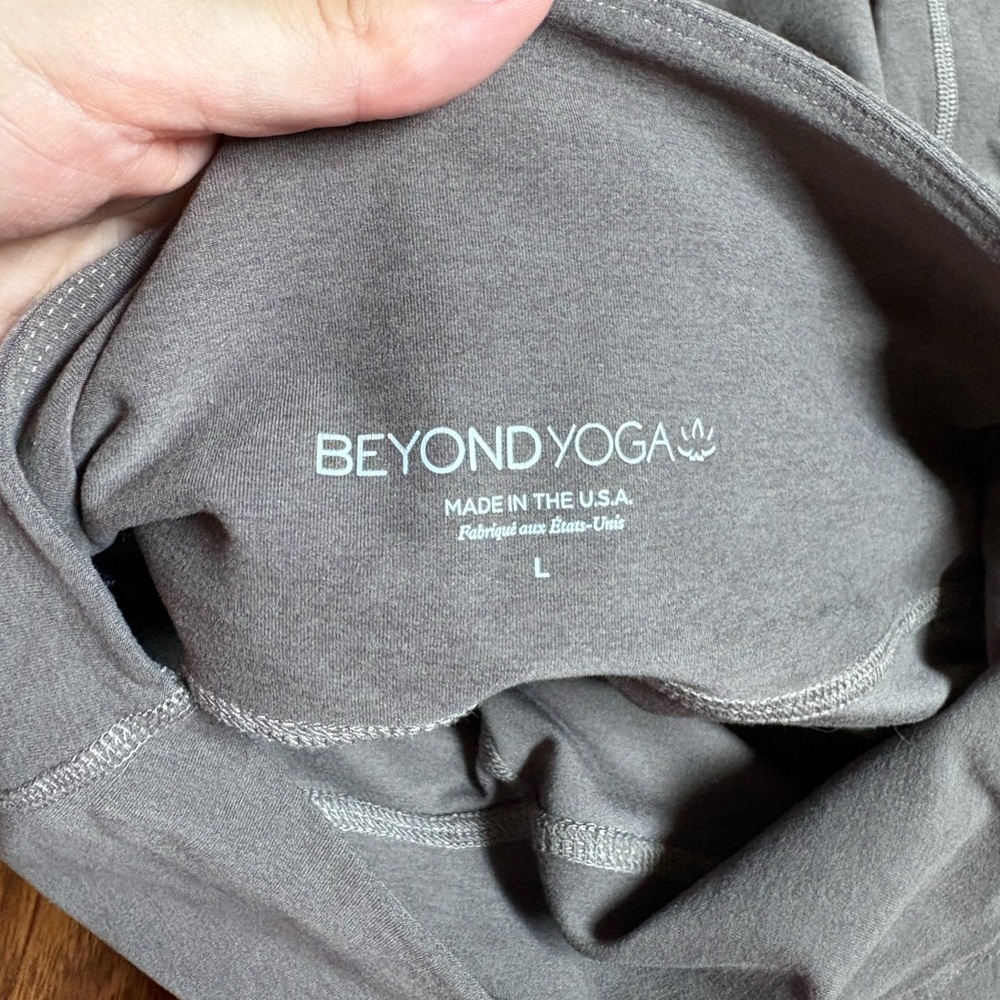 Like New Beyond Yoga Leggings